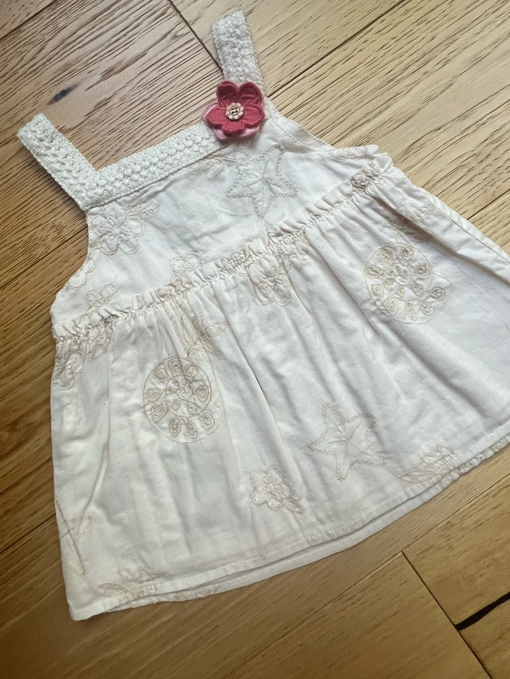 🎉5/$20🎉 GYMBOREE Cream Embroidered Top with Flower Accent-18-24m